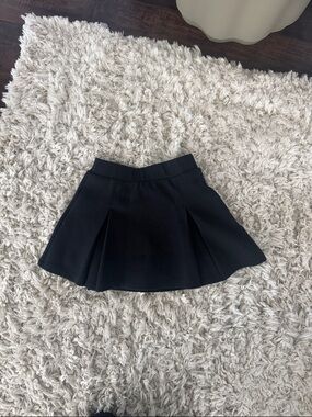 Black Pleated Mini Skirt - Uniqlo size 120